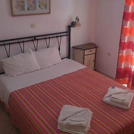 Kamares Apartments Εε Poros Town Exterior foto