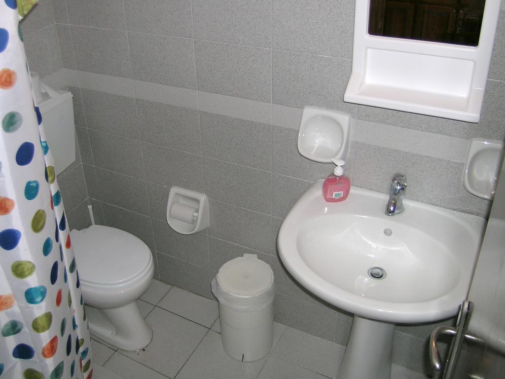 Kamares Apartments Εε Poros Town Habitación foto