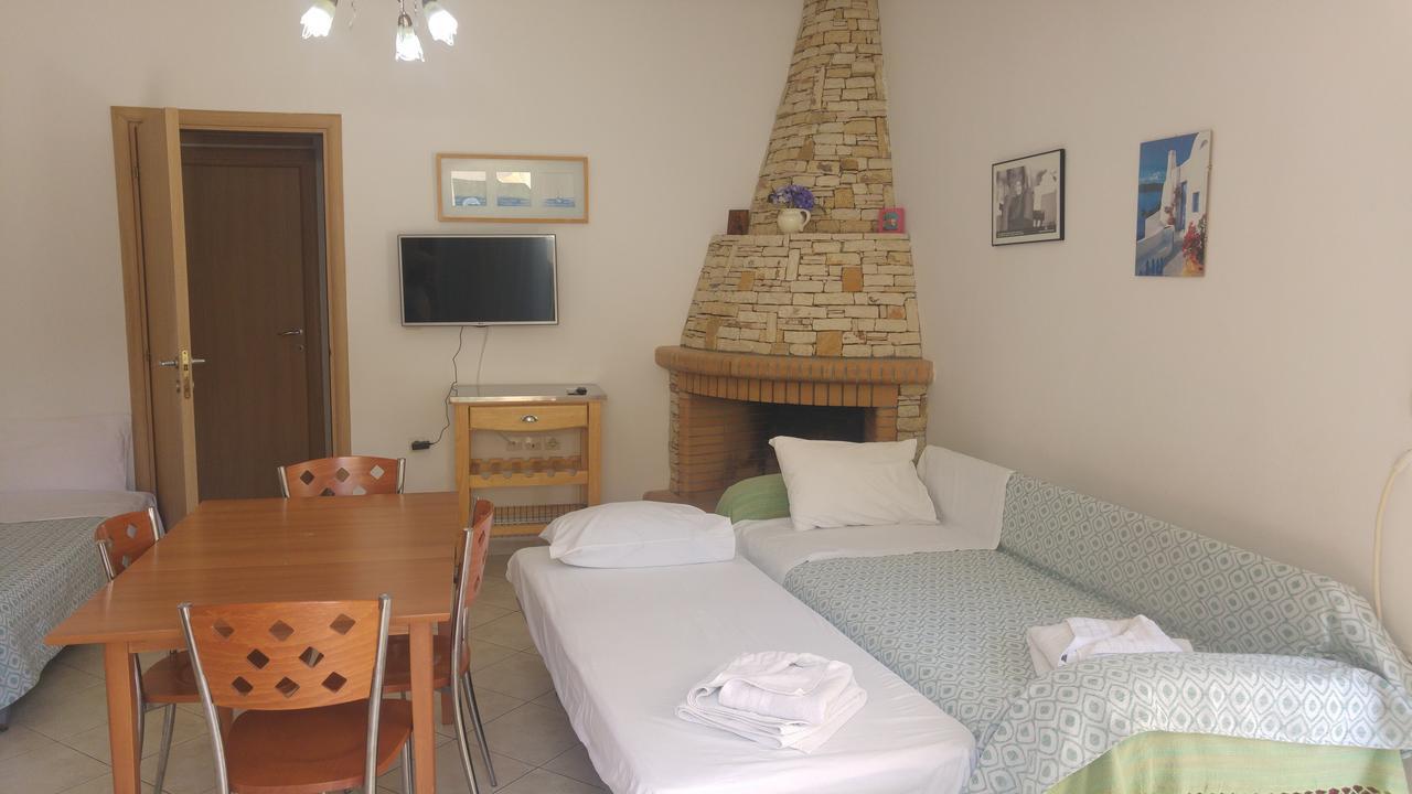 Kamares Apartments Εε Poros Town Exterior foto